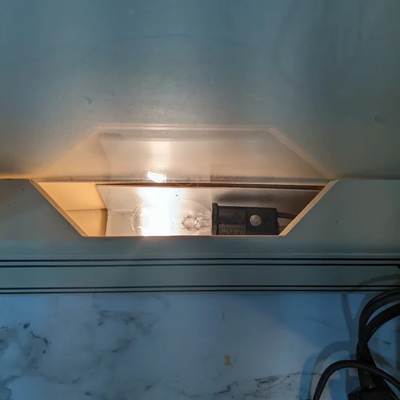 SOLD Vintage Underwriters Laboratories Illuminated Picture Frames 8x10 Set of 2 - Picture 4 of 10